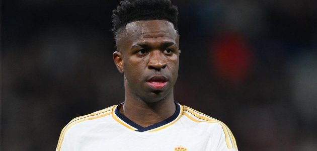 فينيسيوس يطلب راتبًا أعلى من مبابي.. وريال مدريد يرد بالرفض